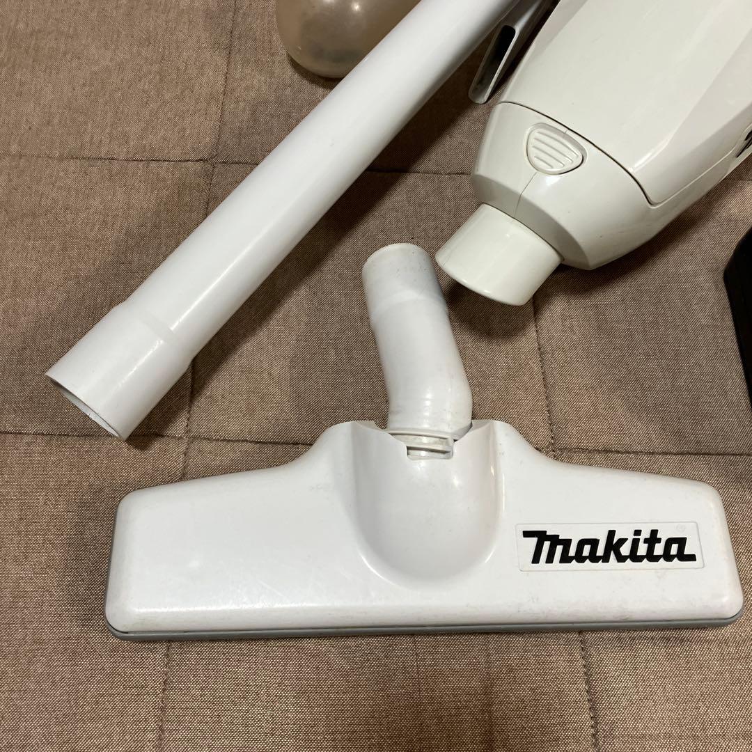 Makita マキタ　CL107FD コードレススティッククリーナー