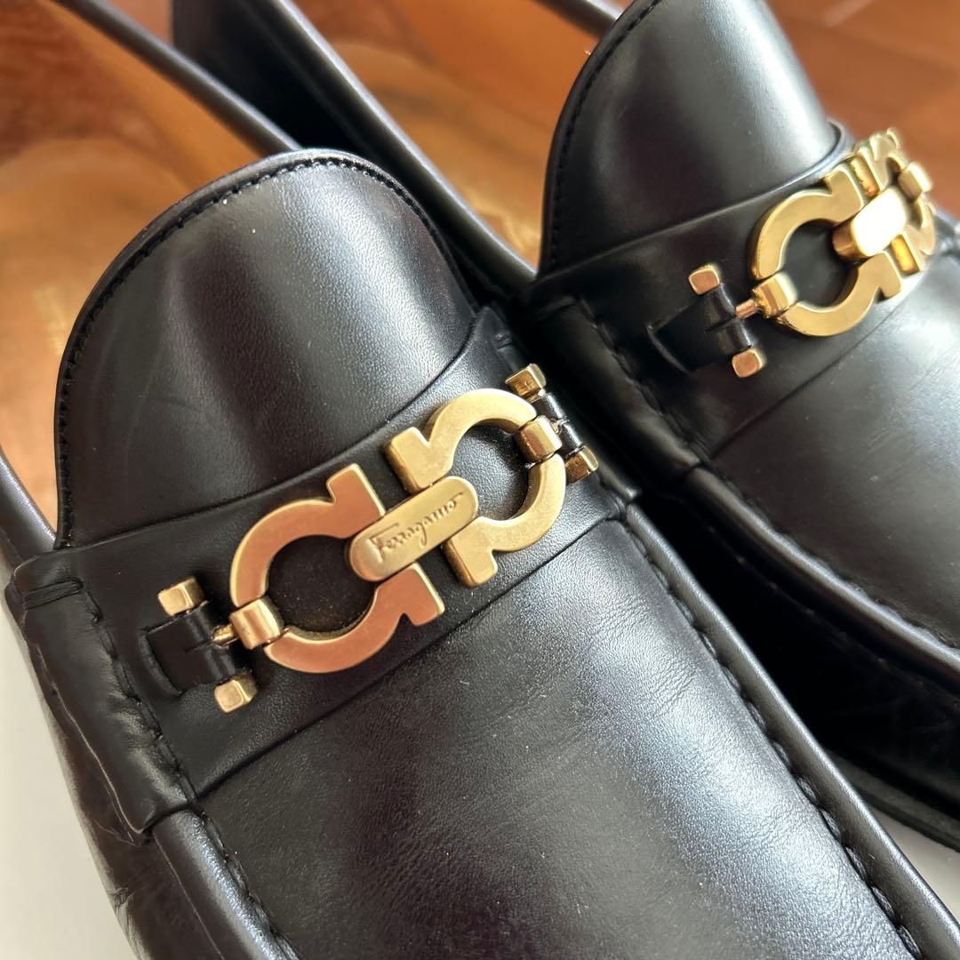 Salvatore Ferragamo 黒 ローファー 8EE