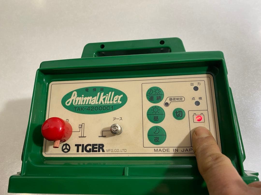 電柵器　電柵　電気柵　本器　アニマルキラー　TAK-4200DC1 バッテリー
