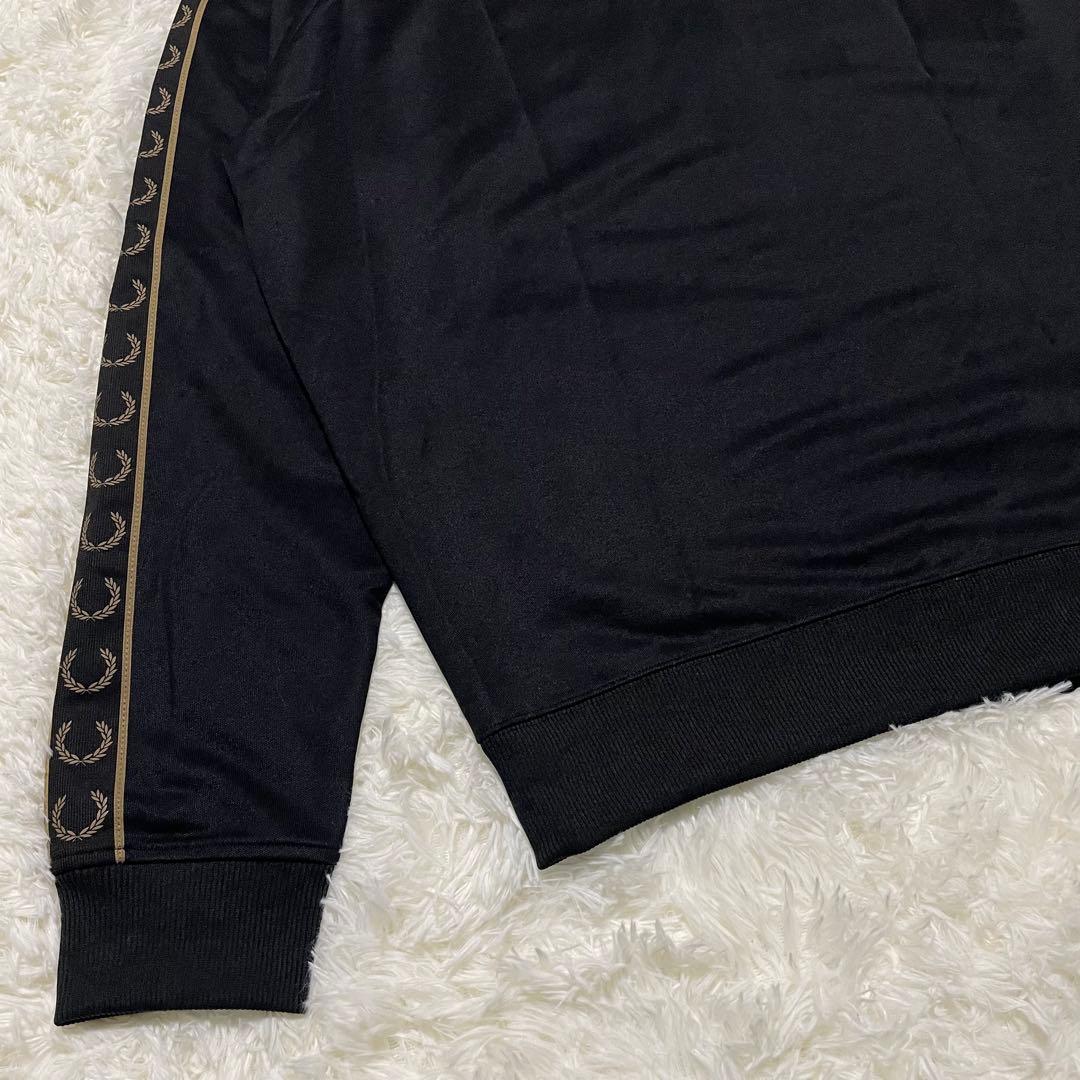 美品　FRED PERRY トラックジャケット　ジャージ　月桂樹　刺繍　黒