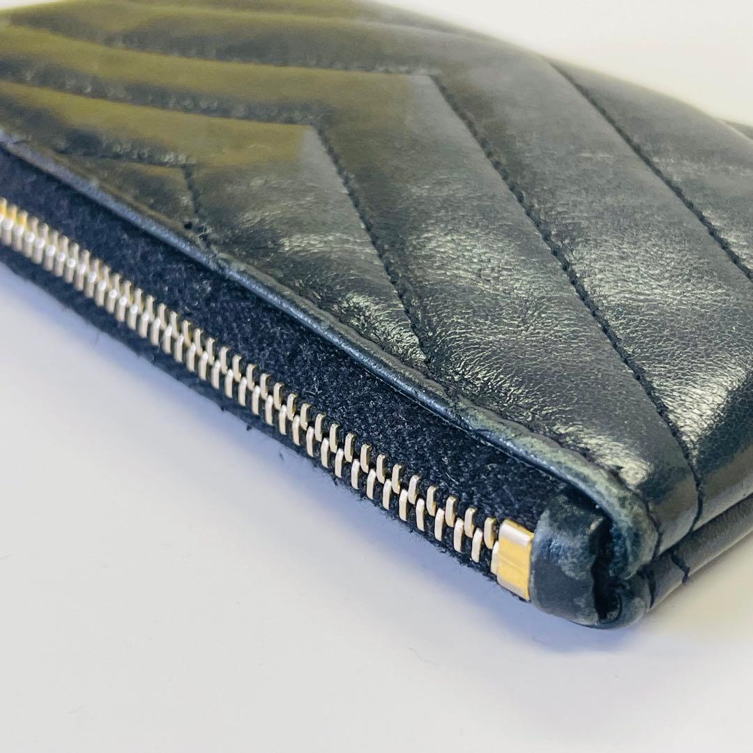 YSL 黒 レザー ケース キーチェーン付き　イヴ・サンローラン