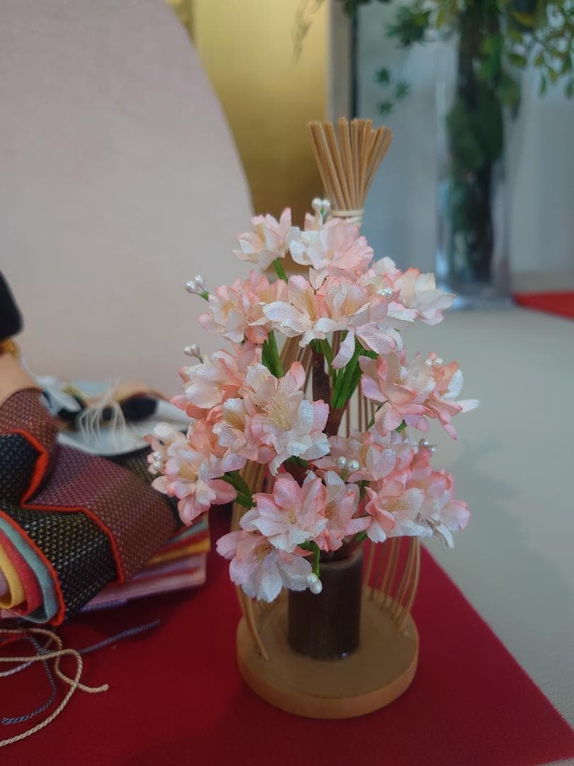 ●新品●　おひなさまセット　紬風衣装と和紙屏風