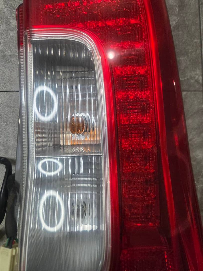 LA600S 　ダイハツ　タント　テールランプ