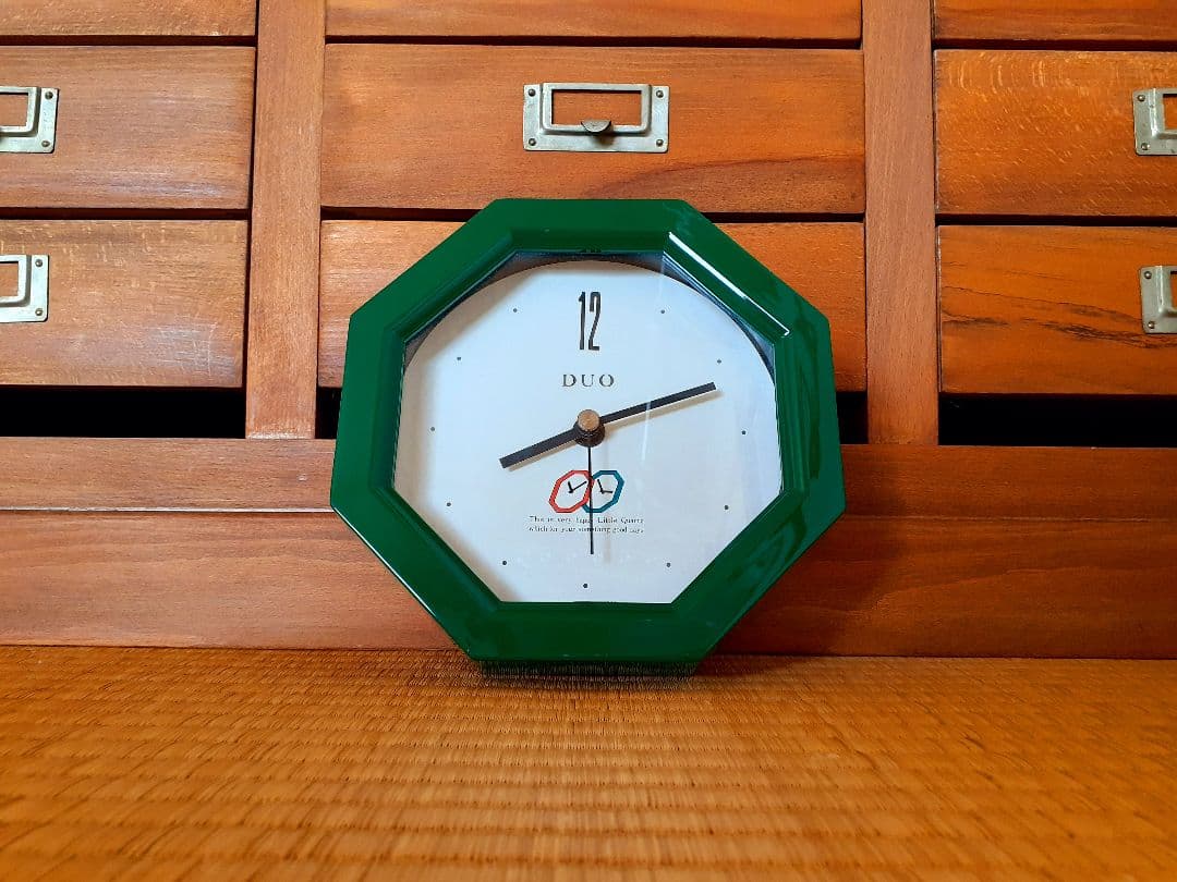 80's　掛け時計　ポストモダン　ビンテージ　レトロ　八角　グリーン