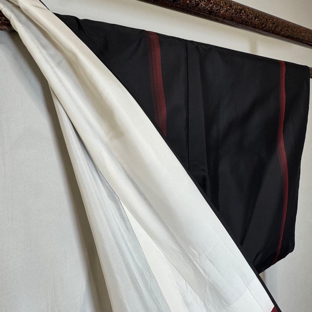 超美品　着物　正絹　袷　現代　紬　171裄67 黒　赤　大島紬　トール　シンプル