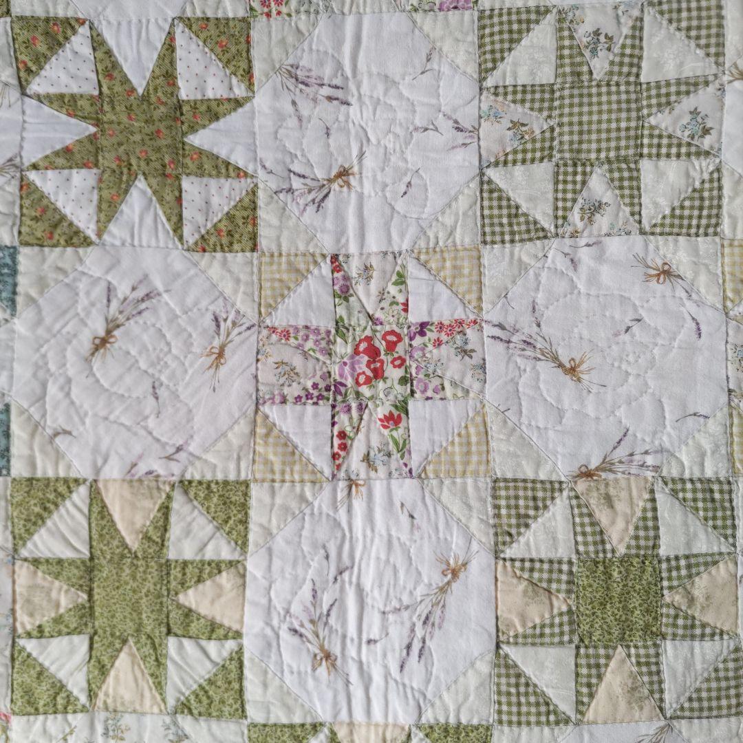 ✨イブニングスターグラデーションベッドカバー✨パッチワークキルト　ハンドメイド