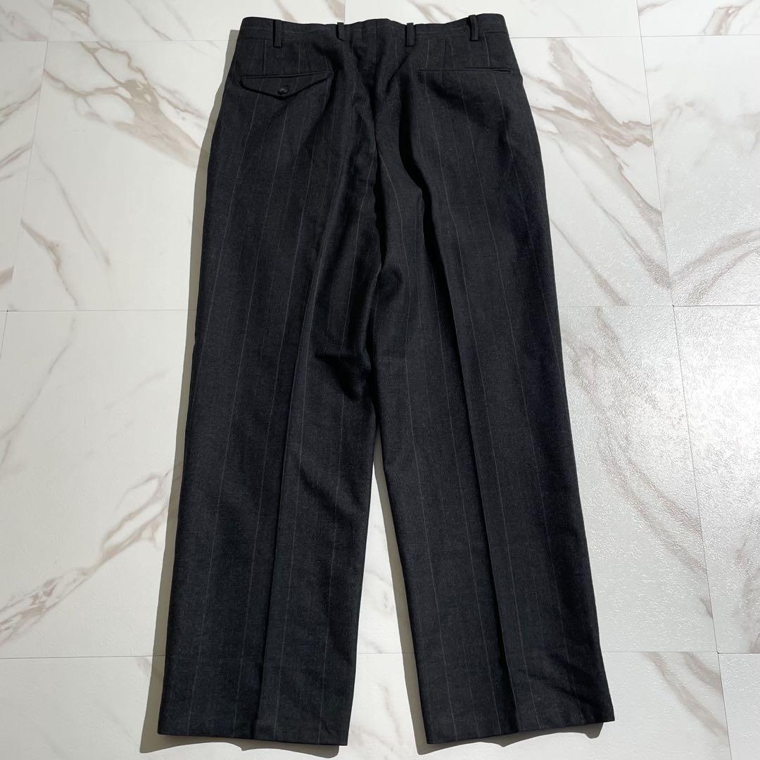 Burberryダークグレー ストライプ ダブルブレストスーツ　ウール