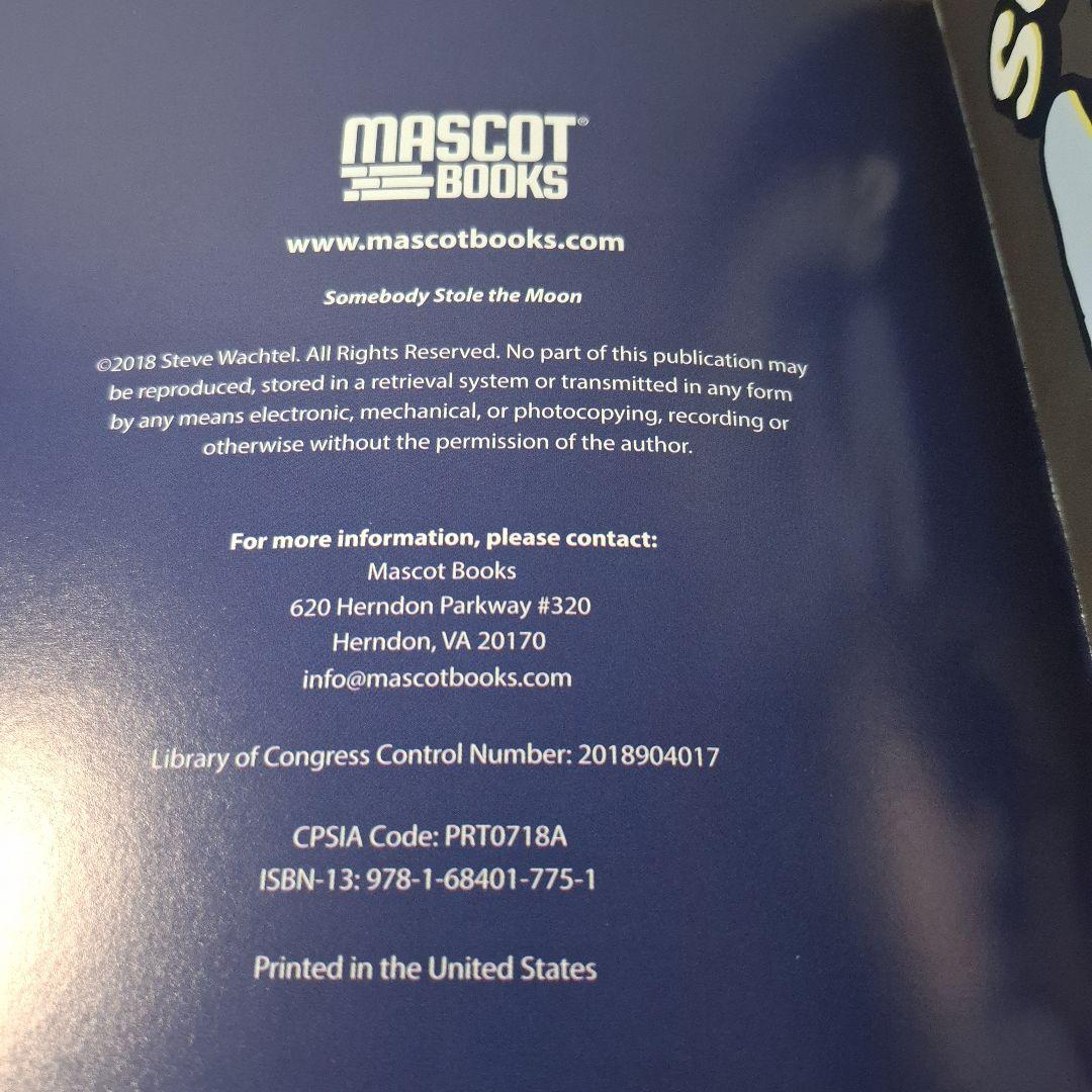 洋書 Somebody Stole the Moon