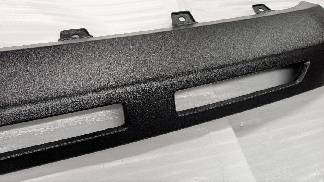 デリカD5　フロントバンパー　チッピングブラック塗装