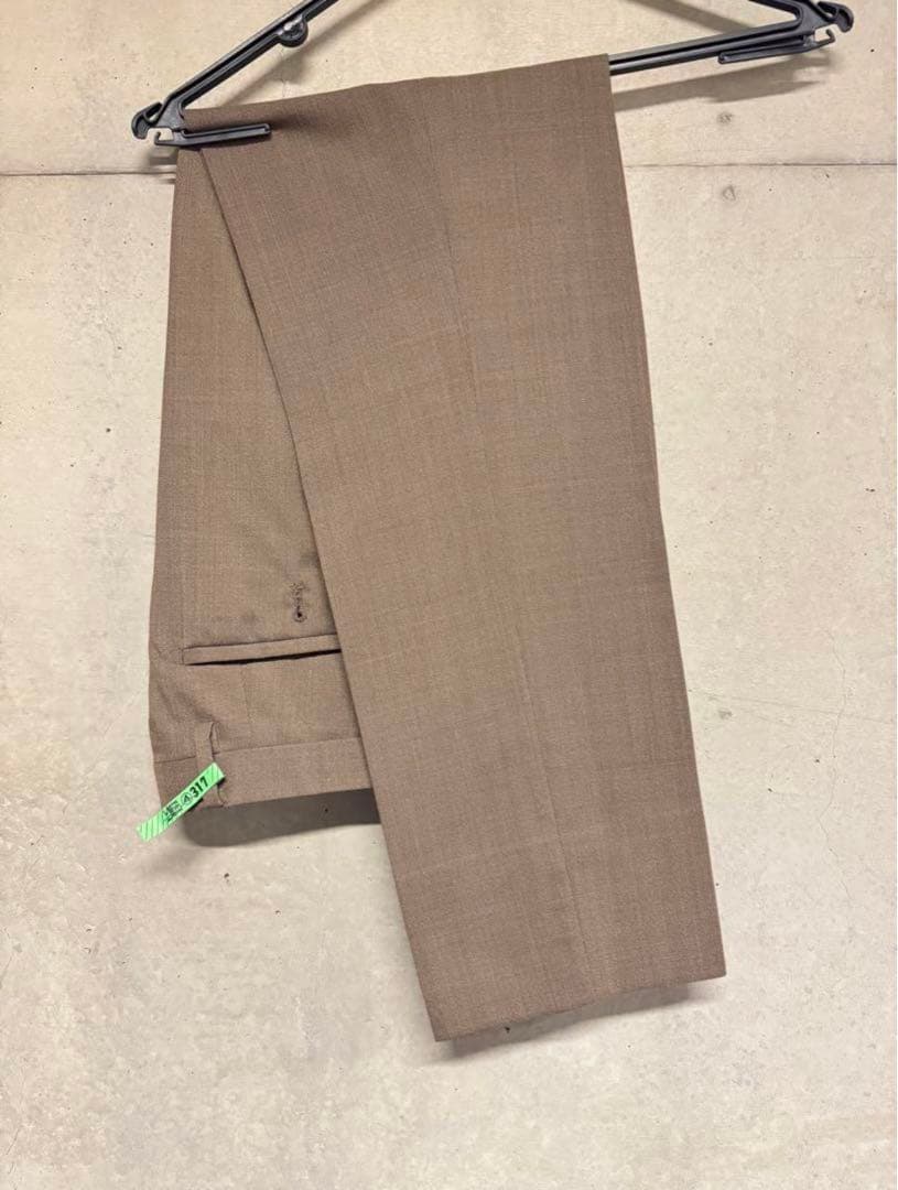 suitscompany ベージュセットアップスーツ　前撮り　ウェディングフォト