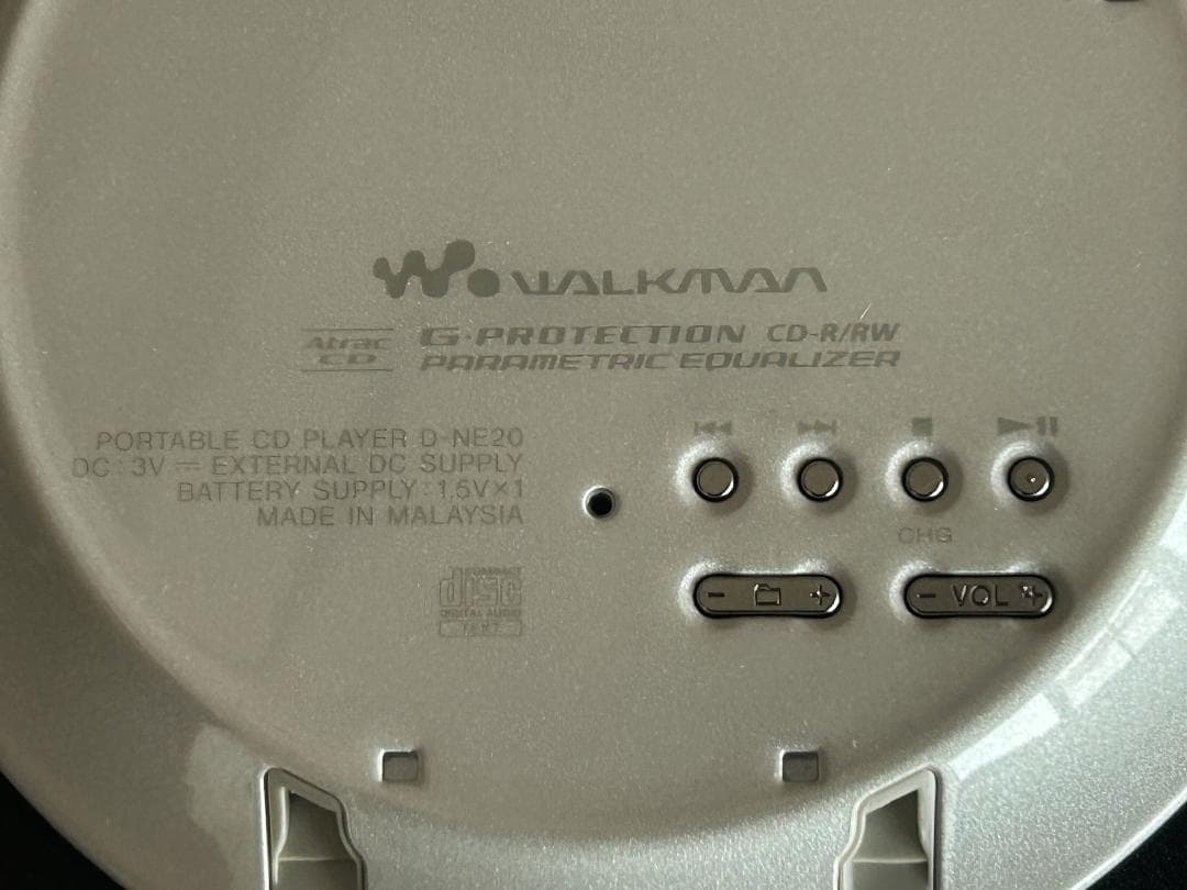 SONY D-NE20 ポータブルCDプレーヤー（ジャンク）
