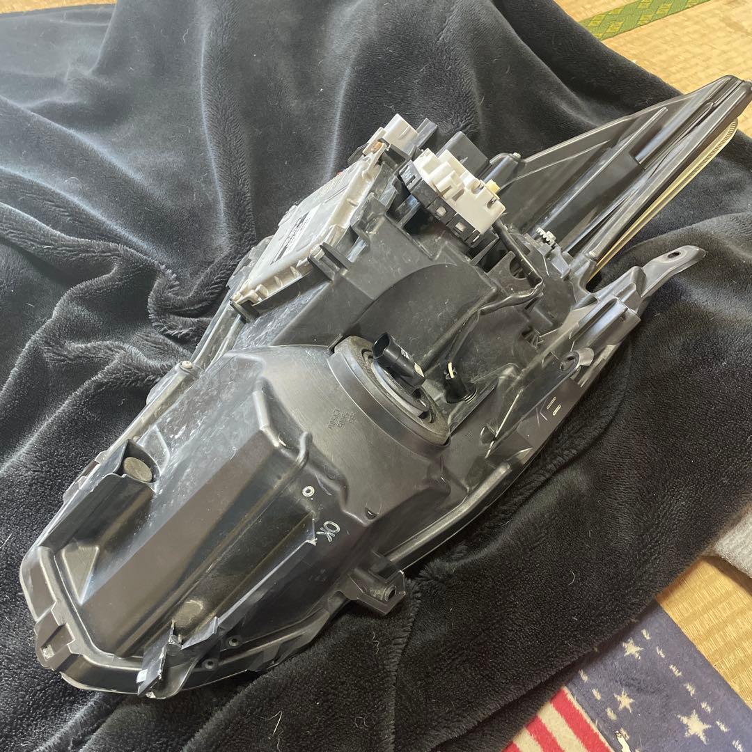 30 前期　プリウス LED ヘッドライト 左右セット コンピューター付き