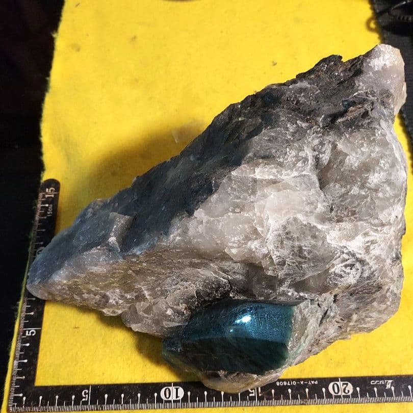 ド迫力！レア！！エメラルド原石 約3.5㌔ 91