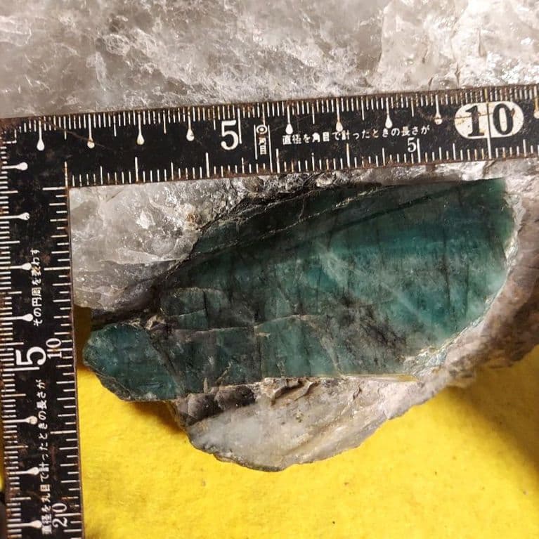 ド迫力！レア！！エメラルド原石 約3.5㌔ 91