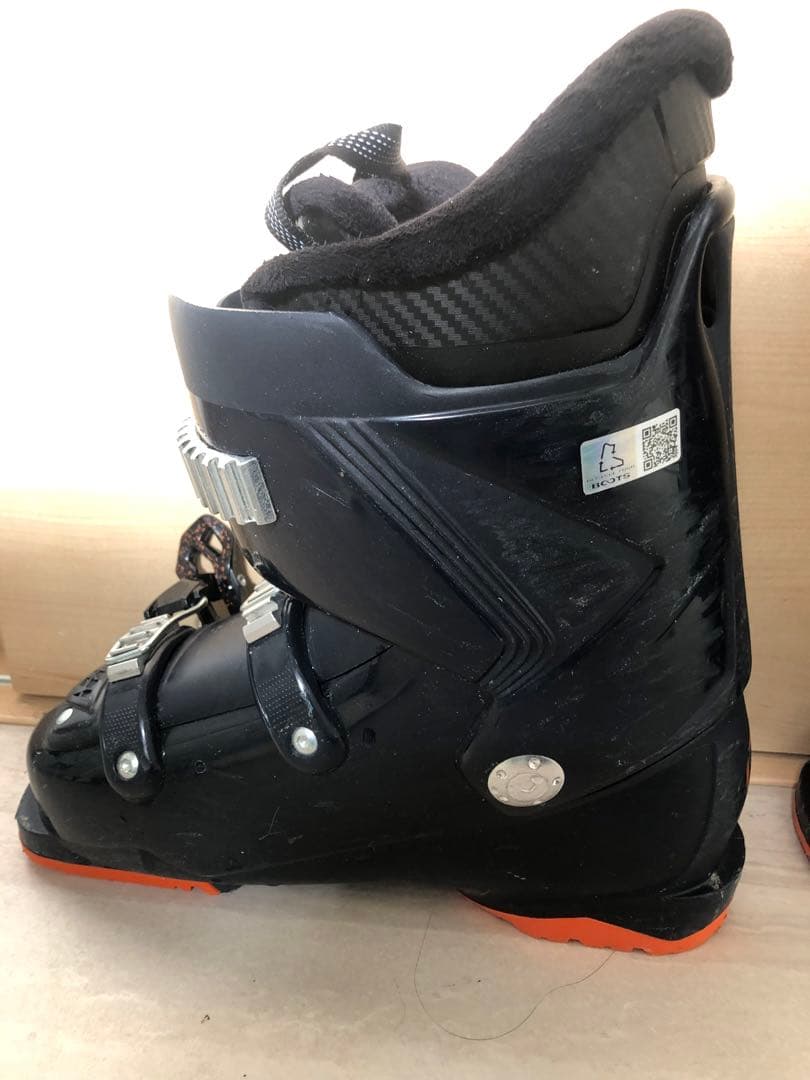 ドイツブランドのフォルクル　バインディング付きスキー板 とブーツのセット