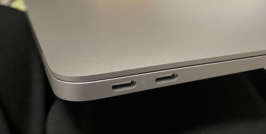 Apple MacBook Air13.3インチ M1バッテリー交換要　256G