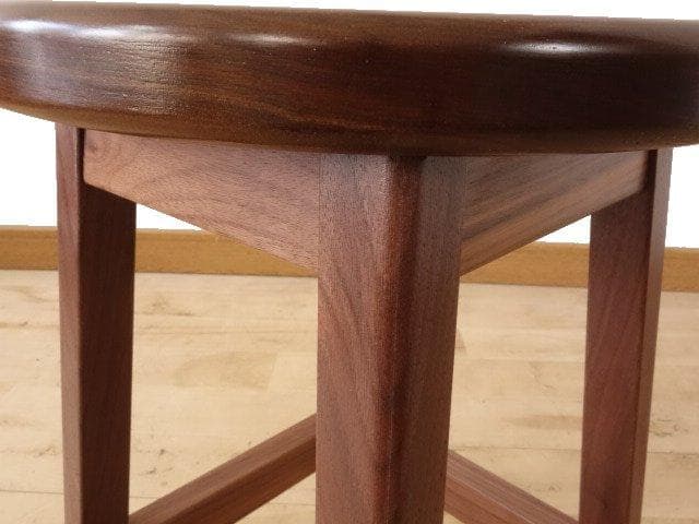 北海道手作り家具　ウォールナット材　スツール　座面一枚板