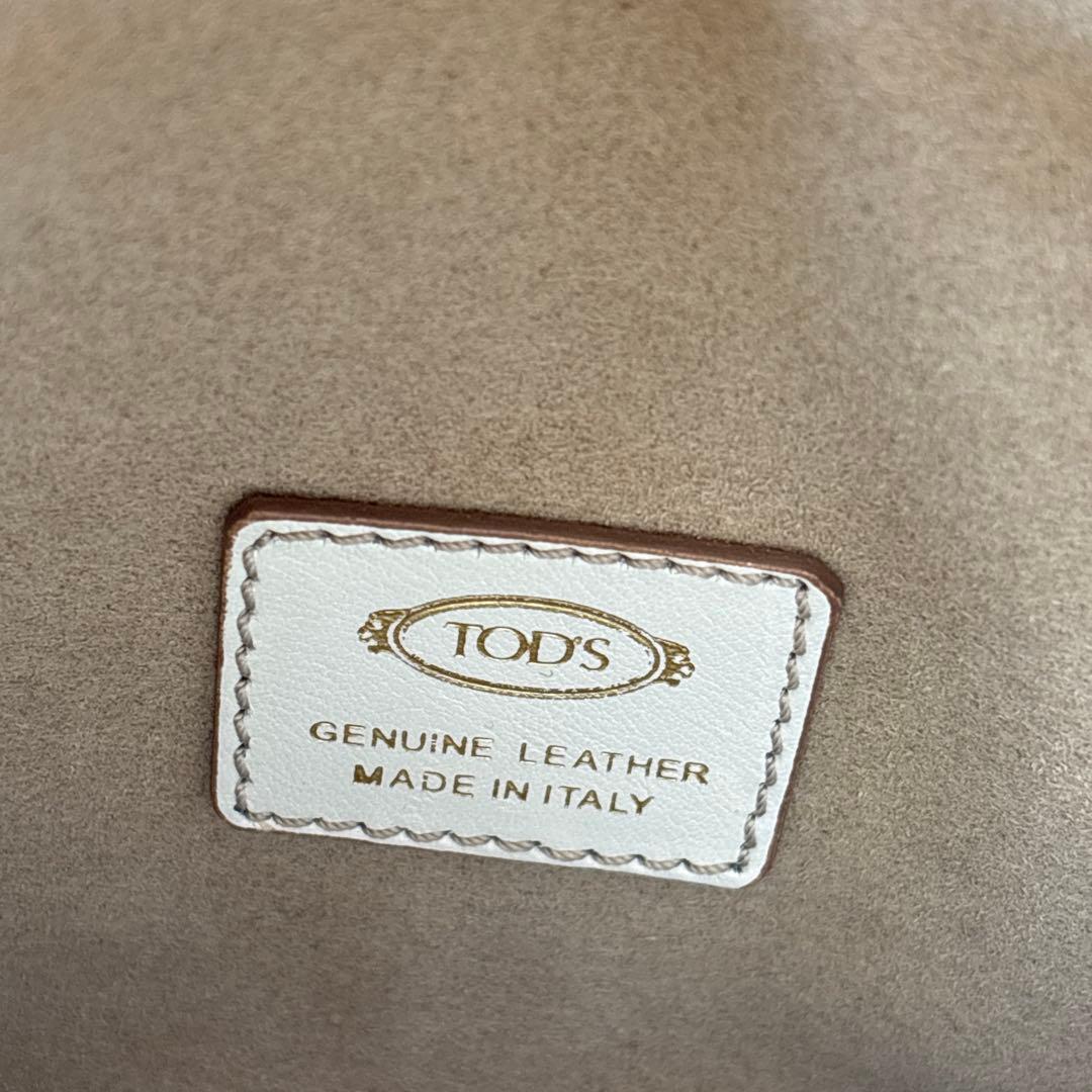 トッズ TOD'S タイムレス ハーフ ムーン ホーボー バック 白 ホワイト