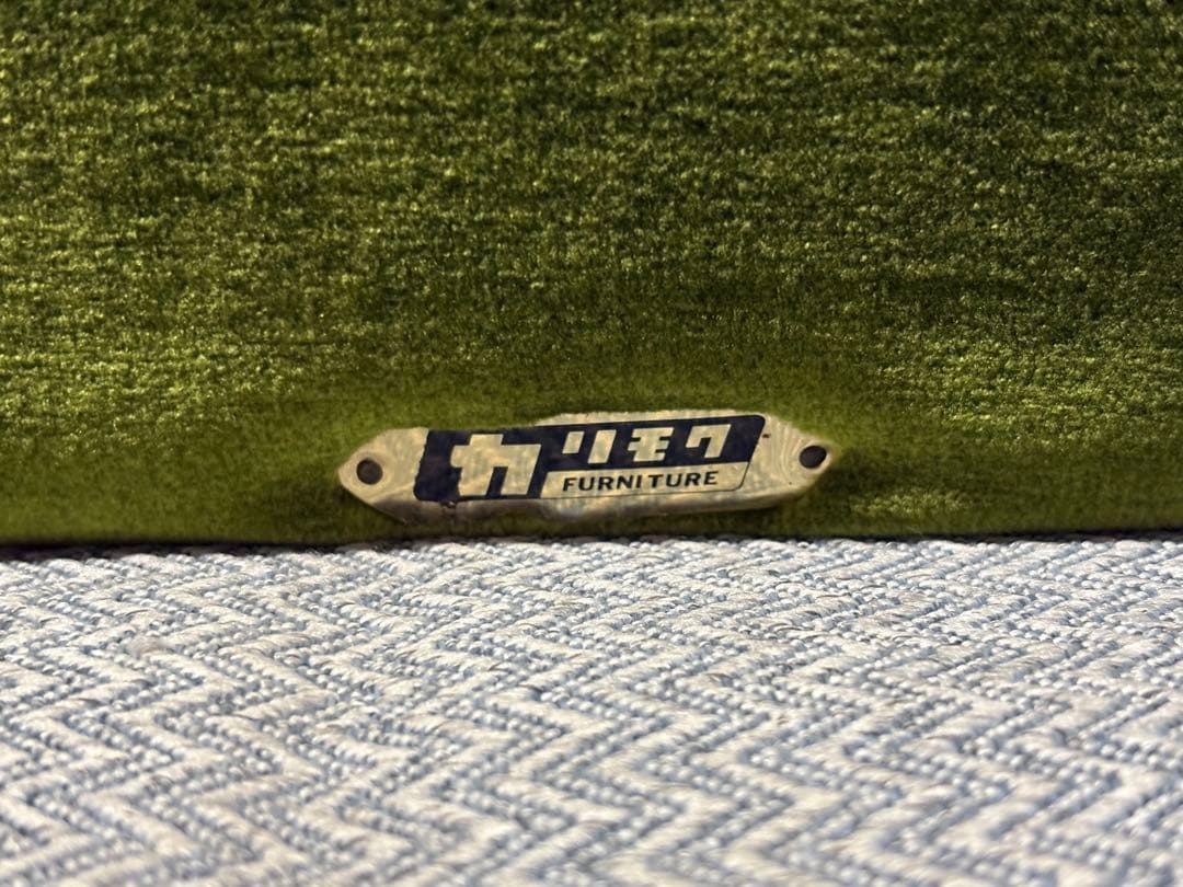 ☆GJ206山口県下松市より オールドカリモク 1人がけソファ　モケットグリーン