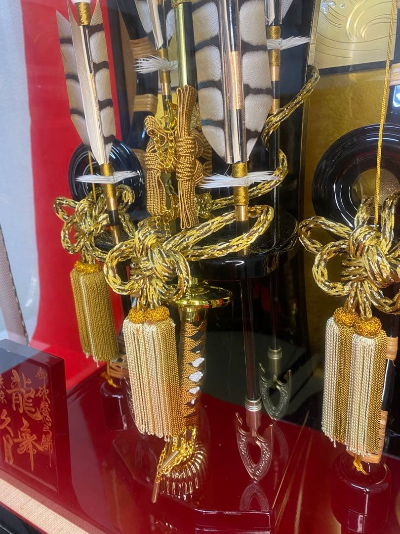 東京久月　家紋付破魔弓ガラスケース１５号・間口約３7×奥行約２８×高さ約５７㎝