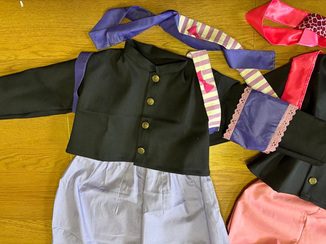 140.赤短ラン、タックズボン裾広め、ベルト白