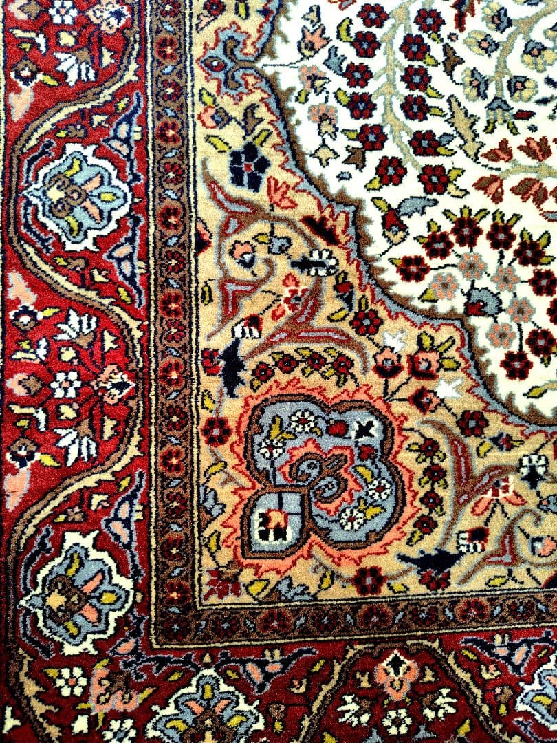 【フラワーワンド】パキスタンヴィンテージウール絨毯　赤いアーモンド　魔法草