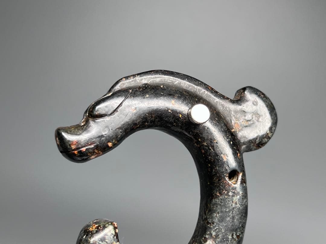 古美術　玉豚竜　紅山文化　C型玉礼器　祭祀器　根付　お守り　石鉄隕石磁石に反応有