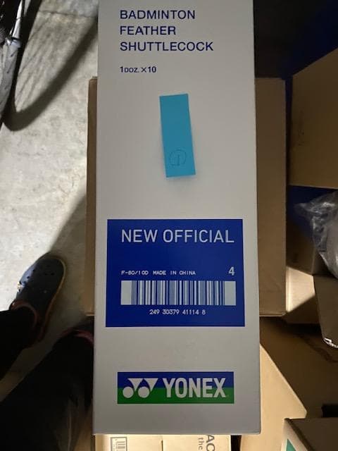 ①中古YONEXシャトルコック（ニューオフィシャル）