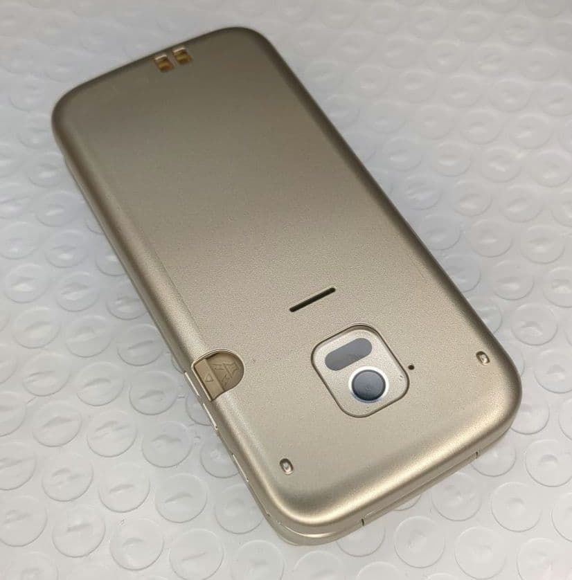 美品 docomo F-02J ゴールド らくらくフォン