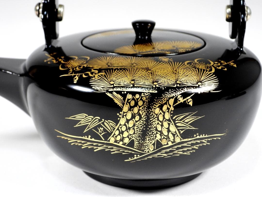 【専用】輪島塗　屠蘇器　本漆　沈金　松鶴亀紋 盃　銚子　盆　木製 ２点セット