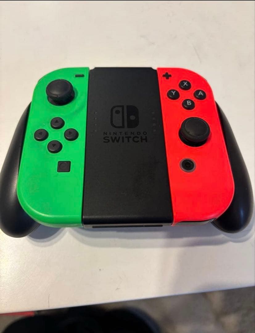 Nintendo Switch 本体＋グレー/グレー/赤/緑 ジョイコン付き