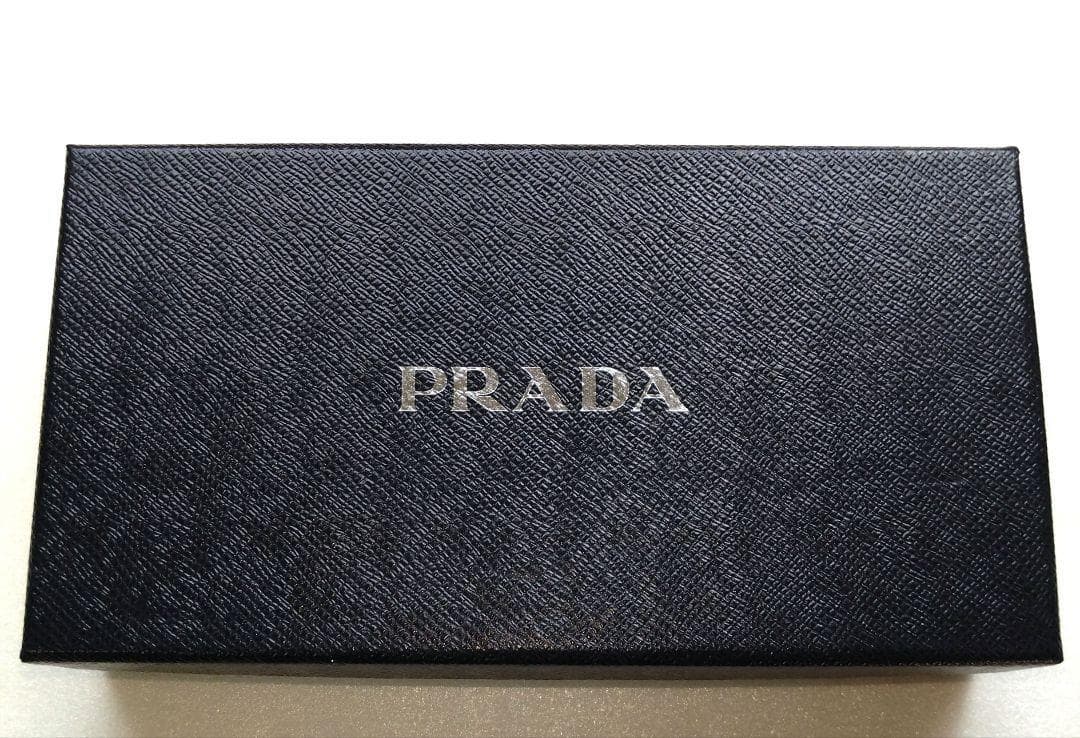 PRADA ブラック サフィアーノレザー 長財布