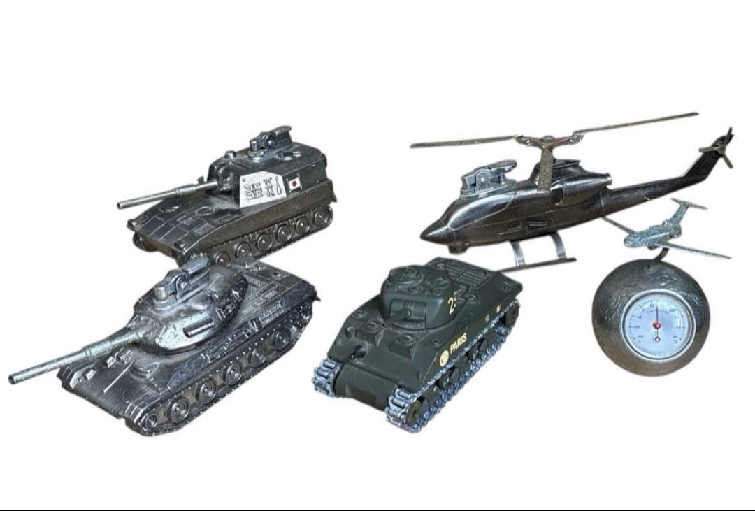 75式自走榴弾砲　74式戦車　シャーマン戦車M4A3 飛行機　温度計ヘリコプター