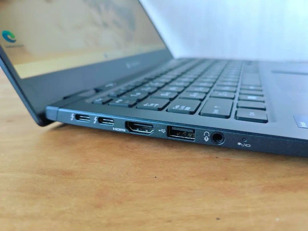 美品✨️ dynabook 13.3型ノートパソコン 2023年製 G83/KW