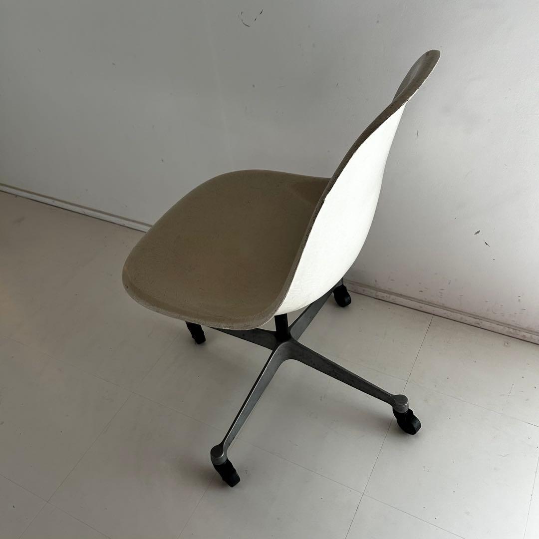 ハーマンミラー イームズ サイドシェルチェア キャスター付き コントラクトベース