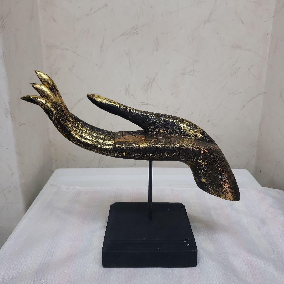 蔵出し特価　木製仏陀の黒と金の右手の形状の置物43×13×13水平置可　670g