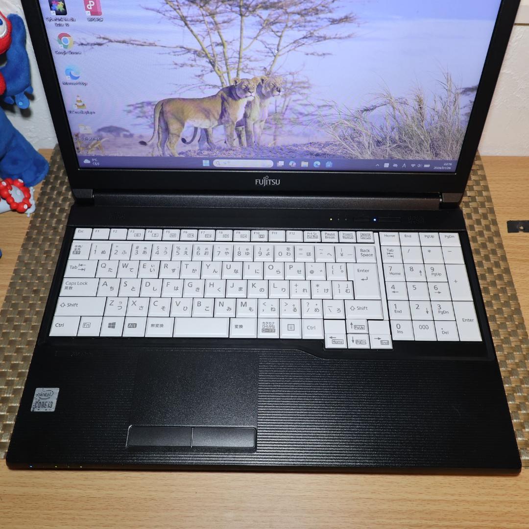 Win11公式対応10世代i3/メ8/新品SSD/DVD/無線/HDMI/カメラ