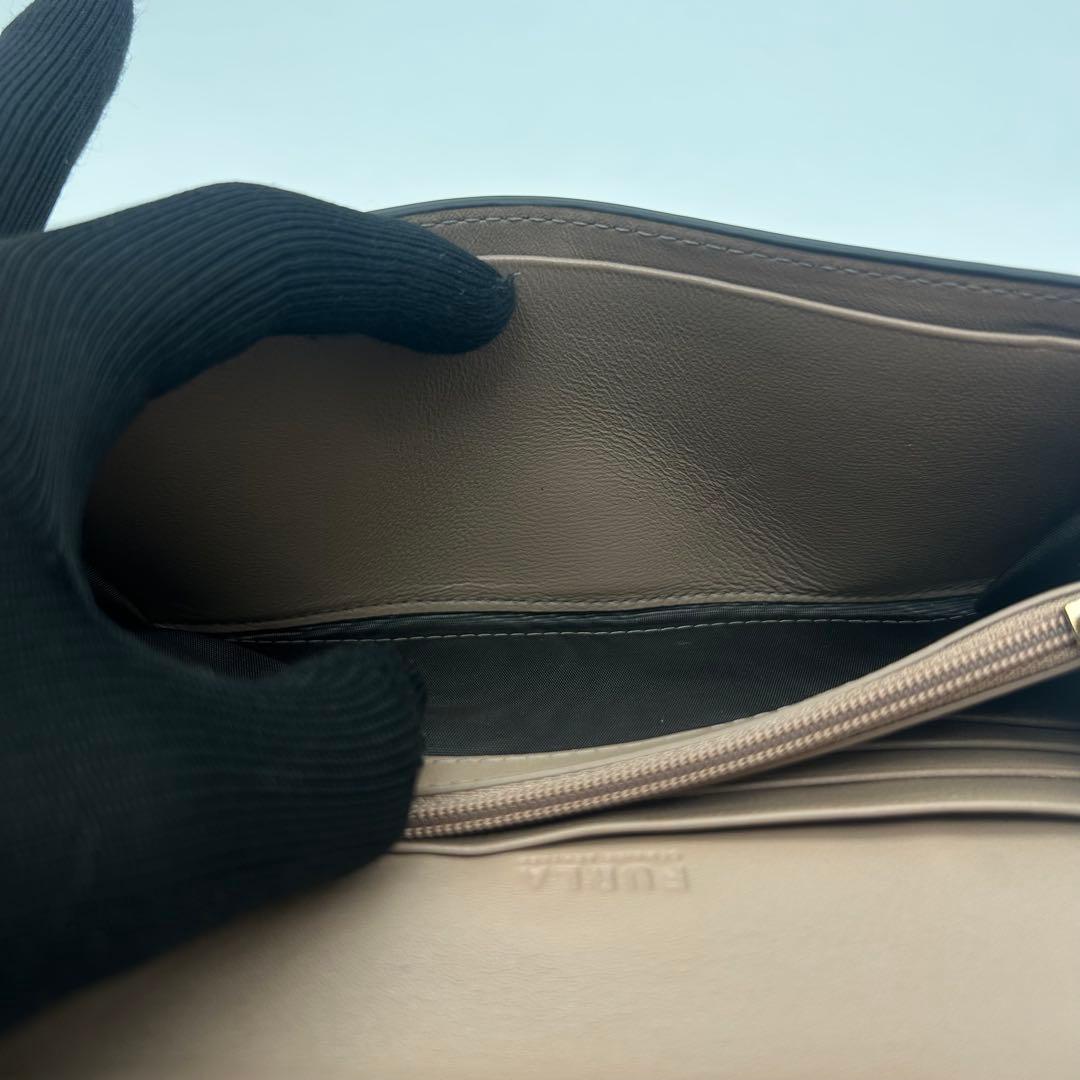 未使用級　FURLA　フルラ　長財布　レザー　アーチロゴ　ソフィア