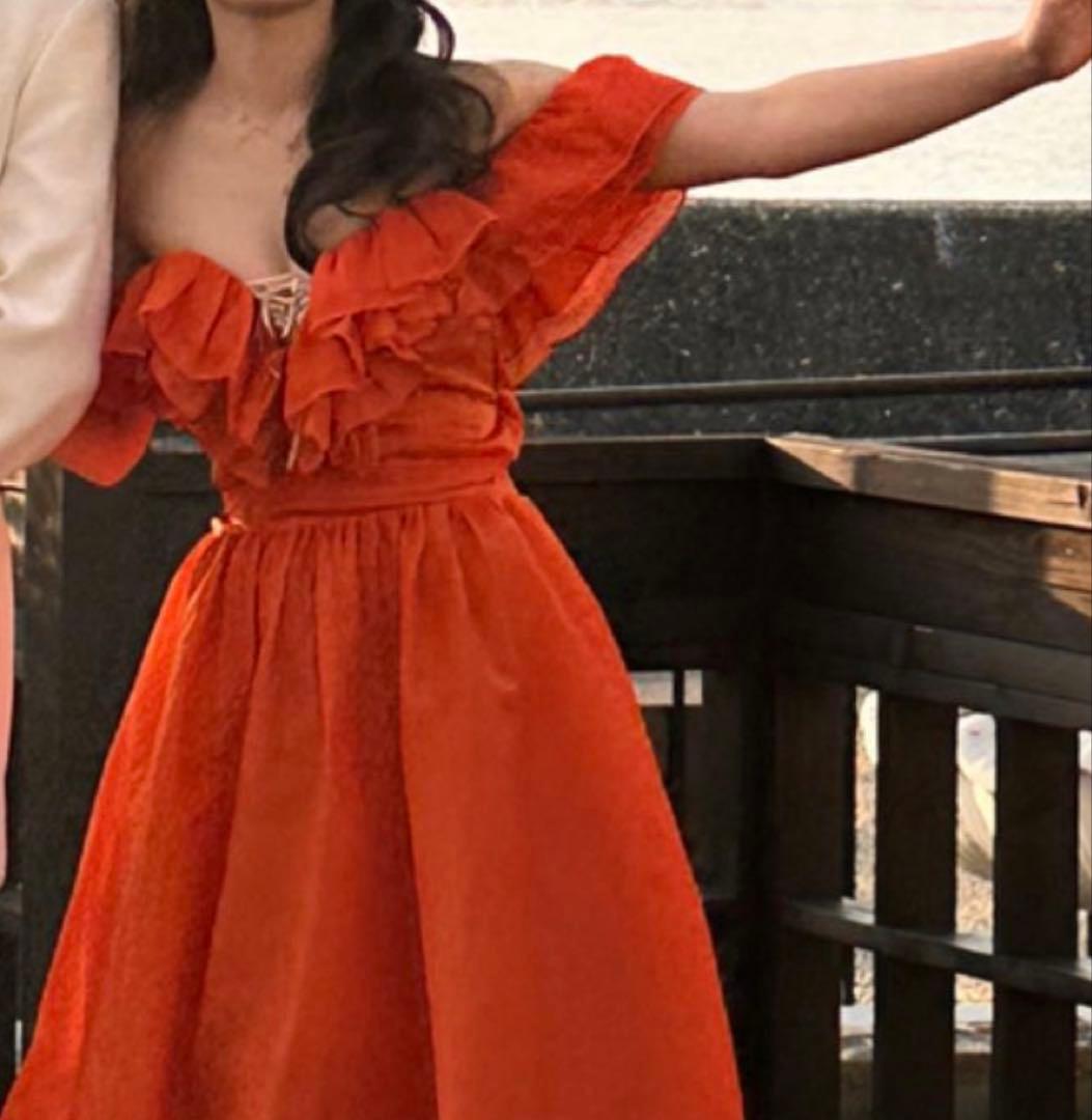 アーバンブランシュ　オフショルダーフリルドレス　サイズM 　Sサイズに調整あり