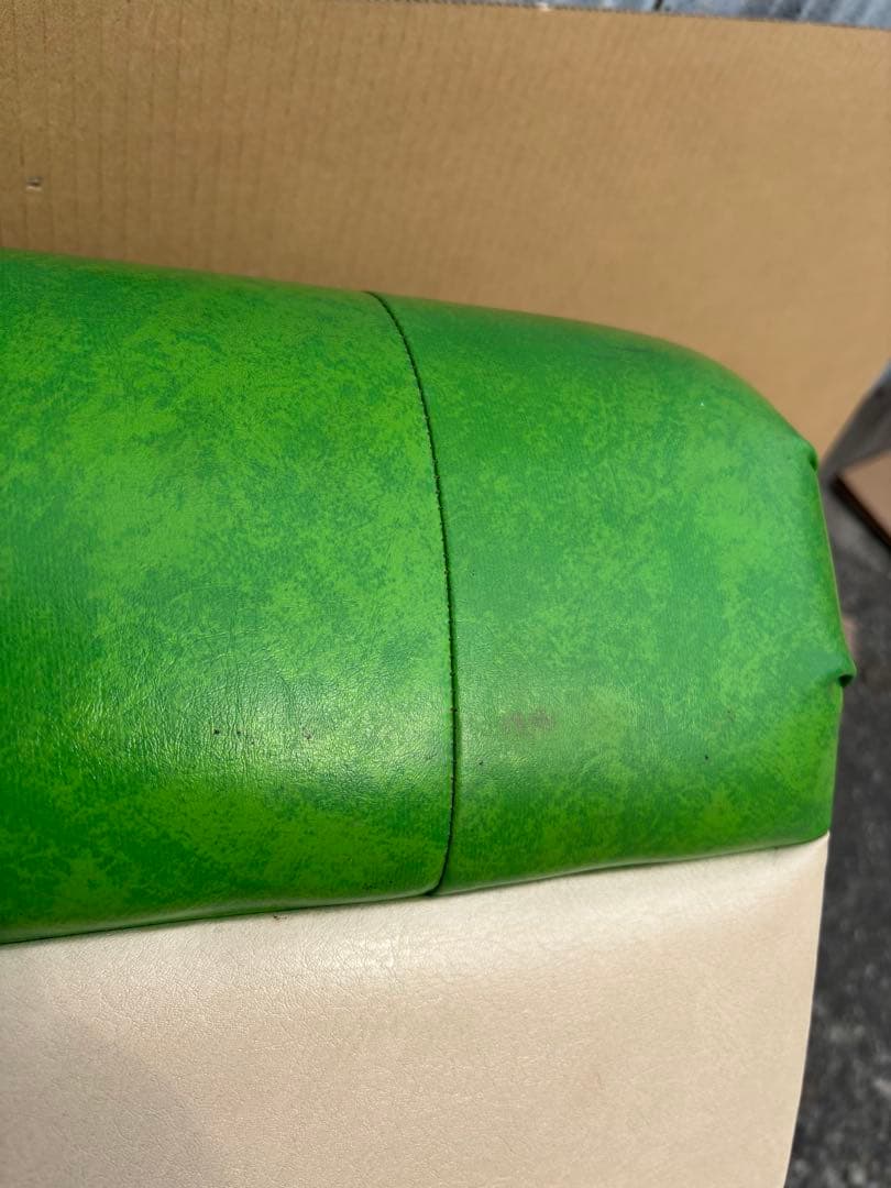 アンティークな可愛いスペースエイジチェアーポップ　ミッドセンチュリー 　ソファ