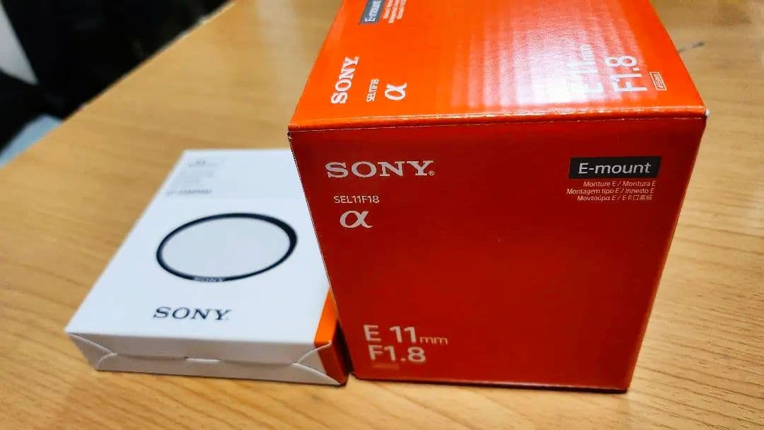 極美品E11mm　純正レンズプロテクター付き　SONY　F1.8　Eマウント