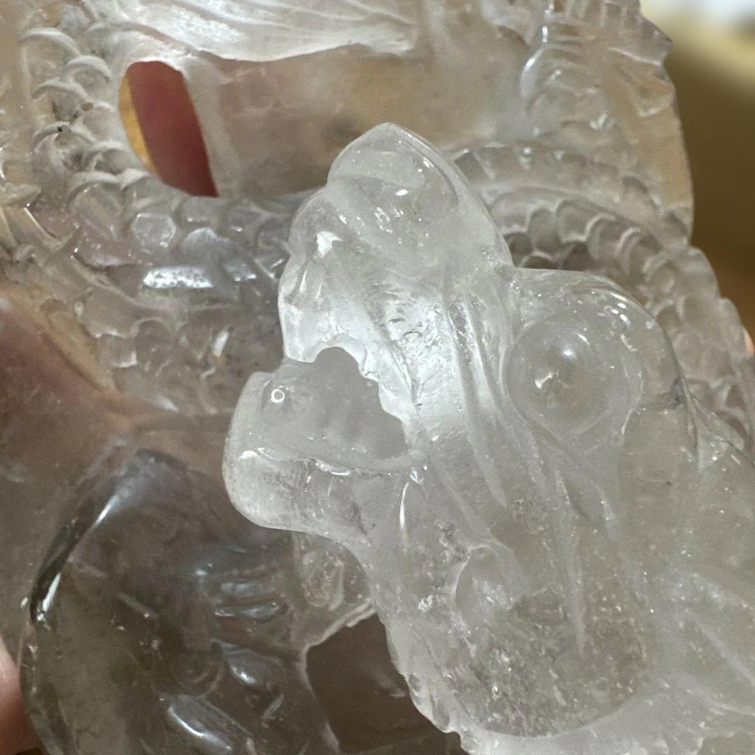 お値打ち　水晶　龍彫　ライモナイト他共生　台座付