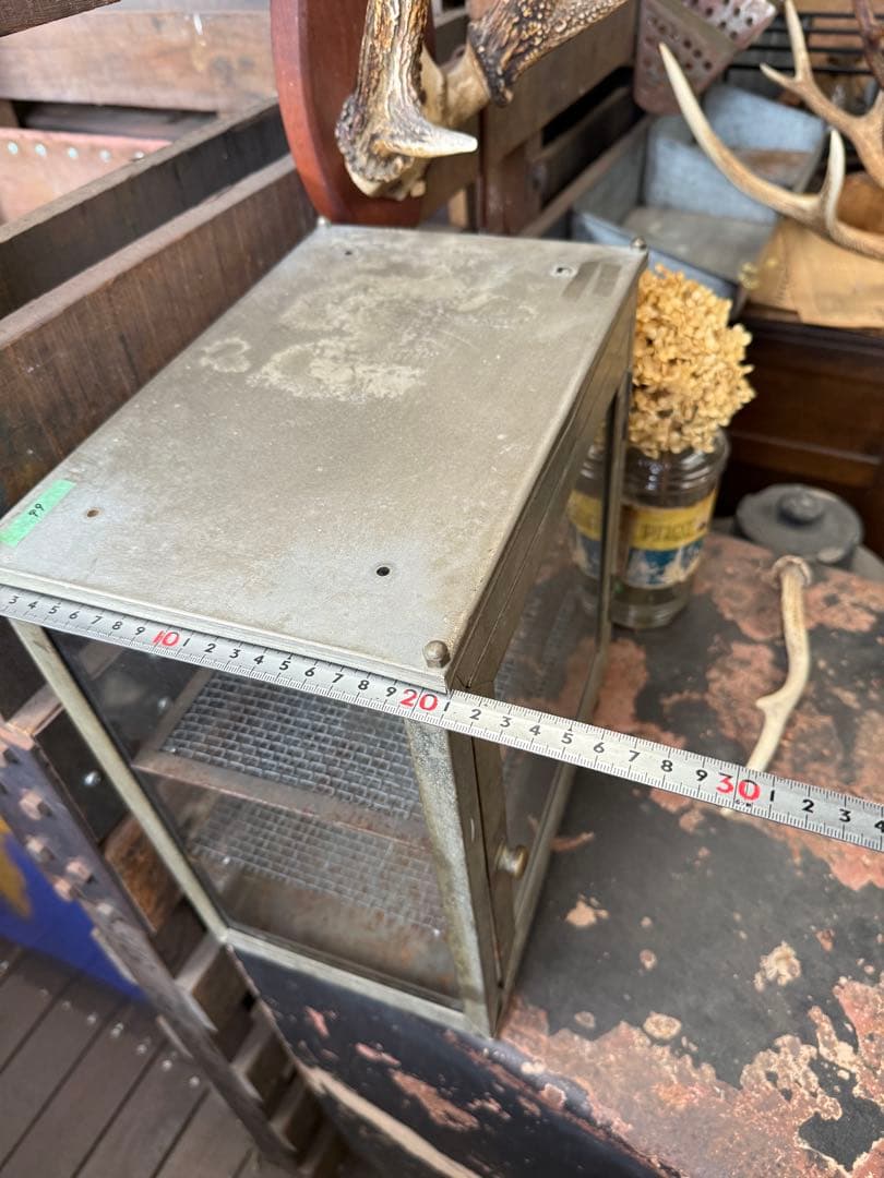 アンティーク ガラス キャビネット スチール シャビー　おしゃれ　 棚