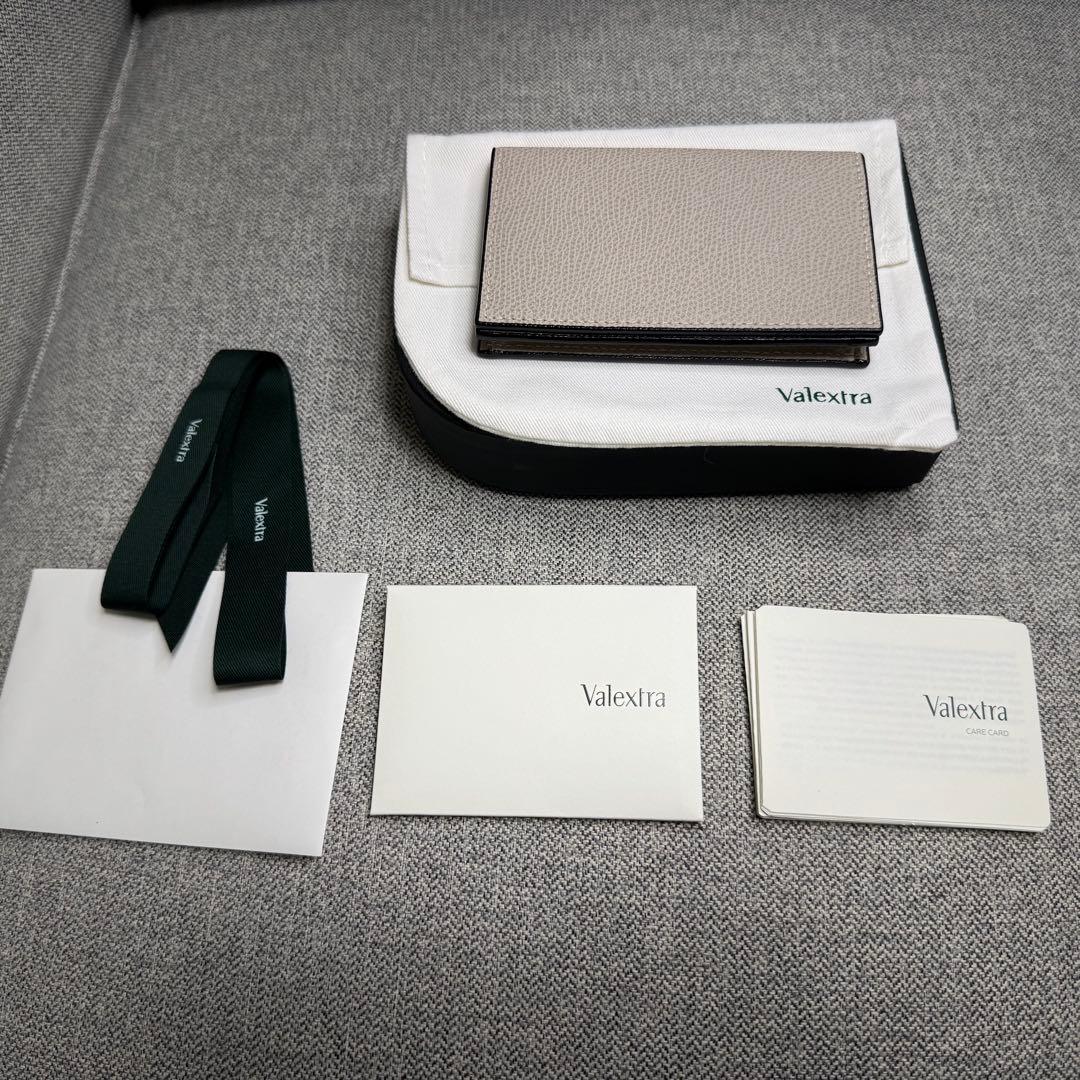 Valextra ヴァレクストラ 名刺入れ カードケース グレージュ 男女兼用