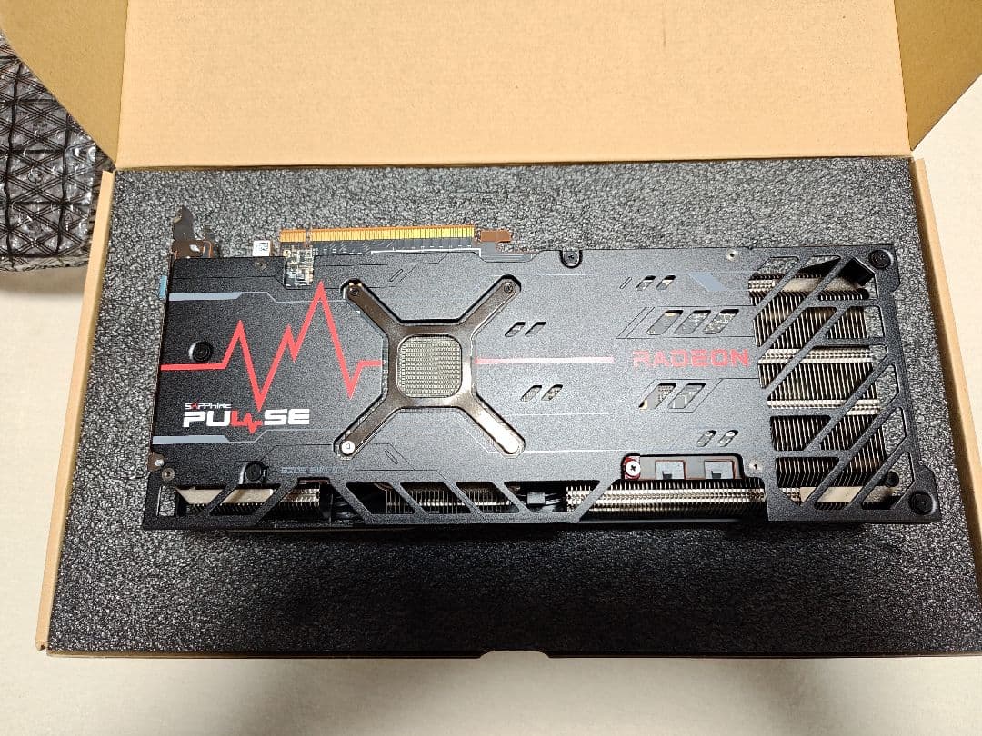 グラフィックボード・グラボ・ビデオカード AMD Radeon RX6800 SAPPHIRE PULSE