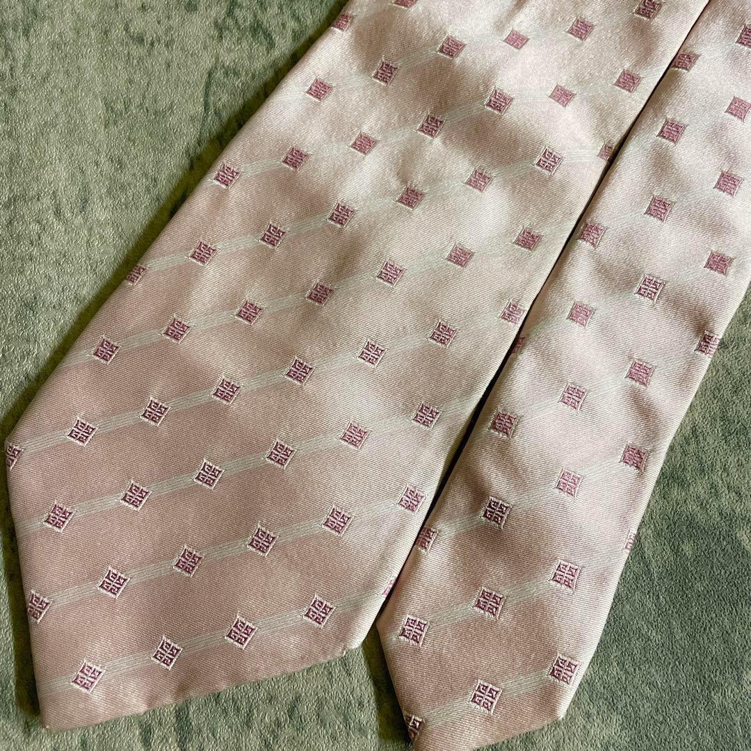 極美品 極上ウール ダブルブレストスーツ× LOUIS VUITTONネクタイ