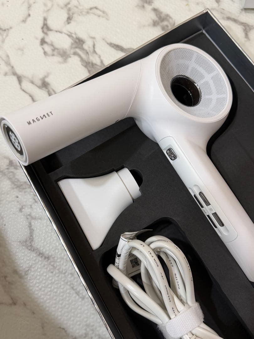 MAGNET ヘアドライヤー HCD-G08CW ホワイト　マグネットヘアプロ