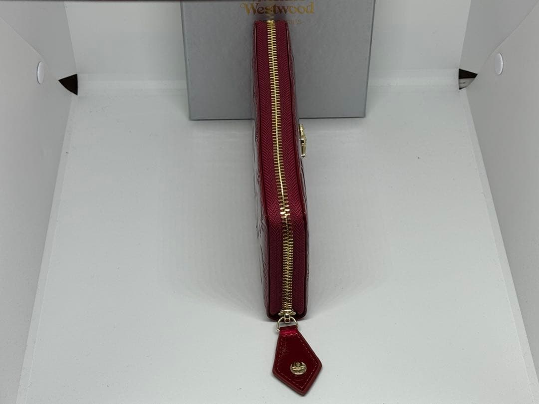 【新品未使用】Vivienne Westwood エナメル長財布 レッド