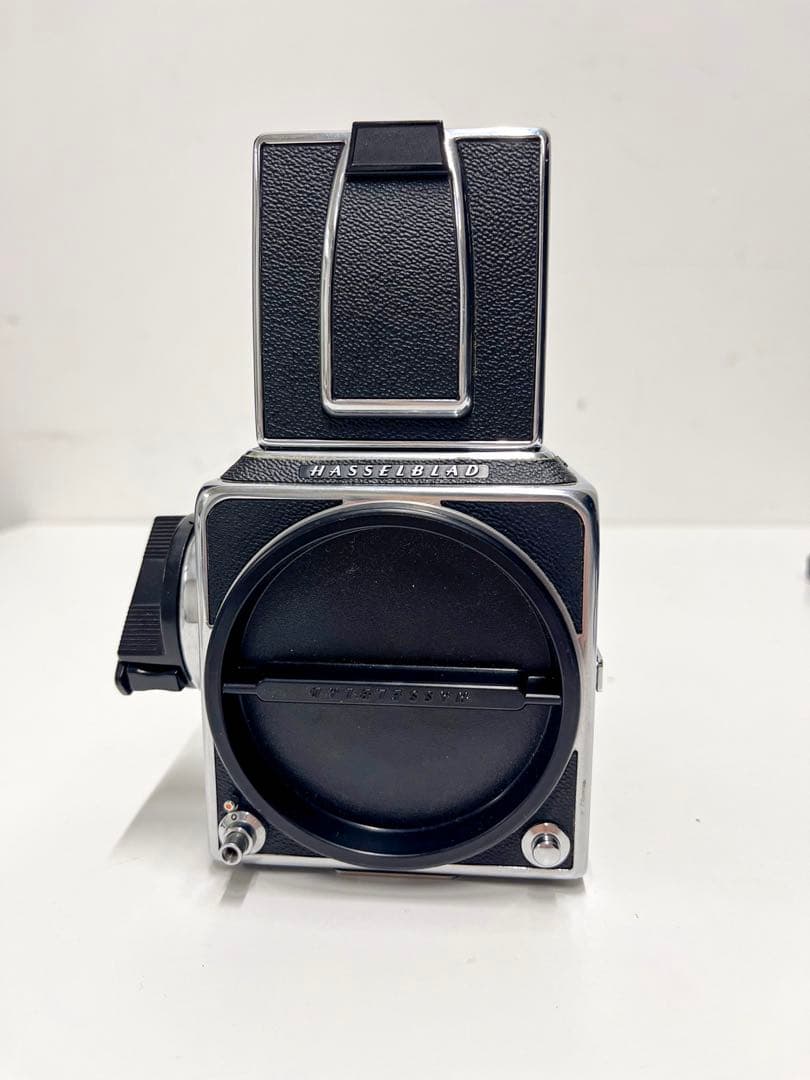 Hasselblad 503CX カメラボディとフィルムマガジンとストラップ