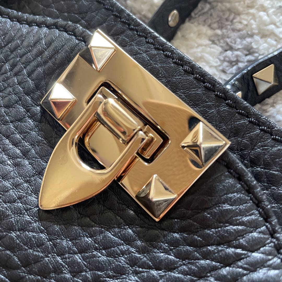 超美品　VALENTINO ヴァレンティノスタッズ付きショルダーバッグ2WEY